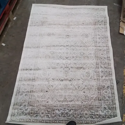 QUALITY DESIGNER AREA RUG - APPROXIMATELY 182X122CM