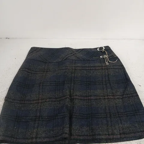 CELTIC & CO WOMEN'S WOOL PLAID SKIRT – UK 16