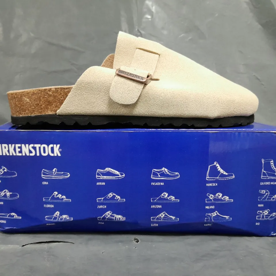 BOXED PAIR OF BIRKENSTOCK MULES IN STONE SIZE EU SIZE 40