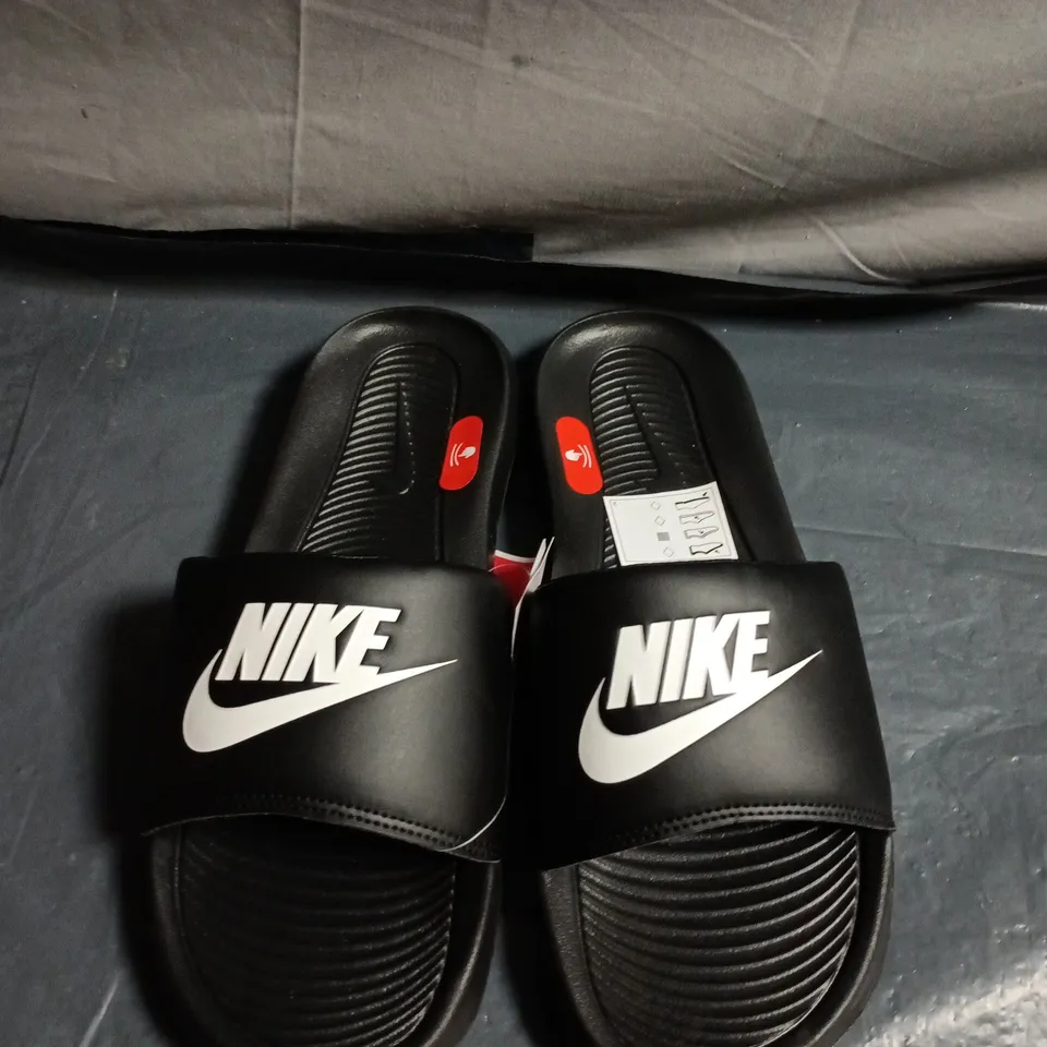 NIKE SLIDES - UK SIZE 9