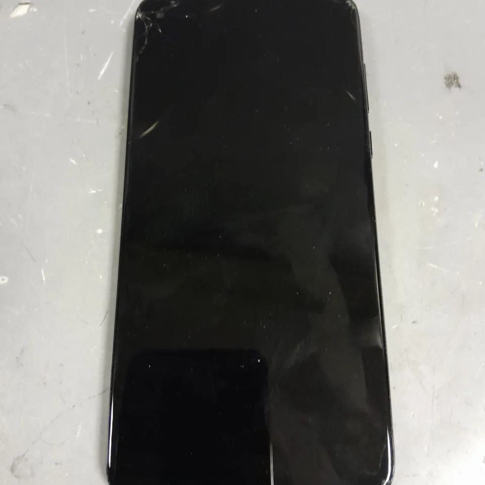 UNBOXED MOTOROLA XT2041-3 MOBILE PHONE