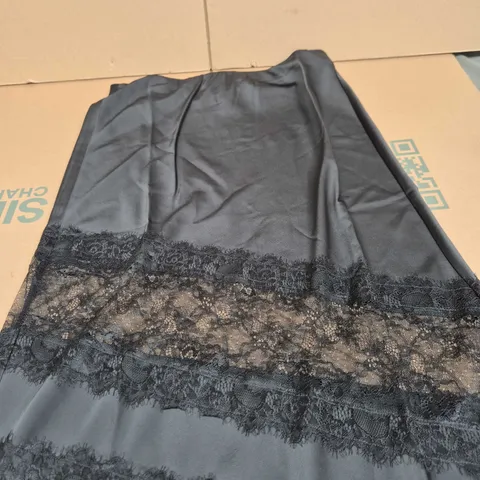 DISTURBIA ONYX LACE CUT OUT MAXI SKIRT – UK16