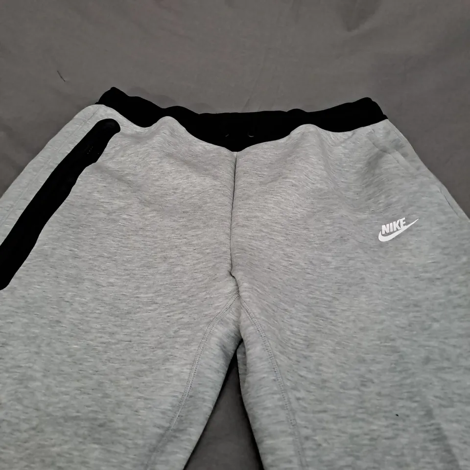 NIKE SLIM FIT TAPER LEG REGULAR LENGTH TRACKSUIT PANTS - XL