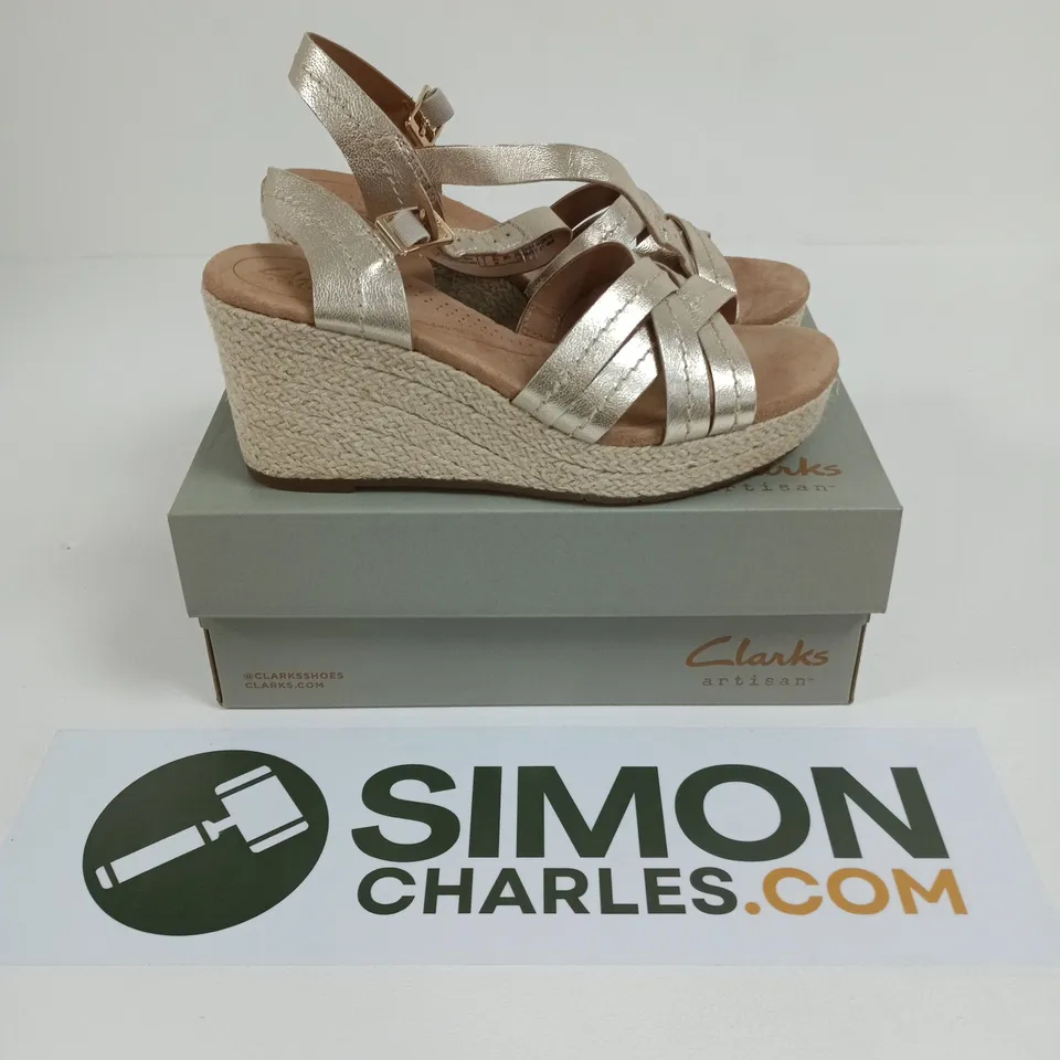BOXED PAIR OF CLARKS ARTISAN SABINA STRAP SANDALS IN CHAMPAGNE - UK 6