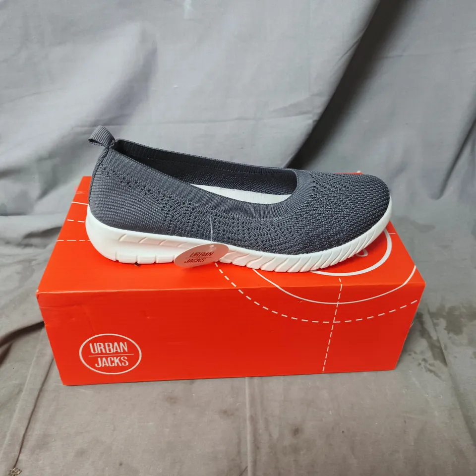 URBAN JACKS KIDS' KNIT SLIP-ON SHOES – GREY UK SIZE 4