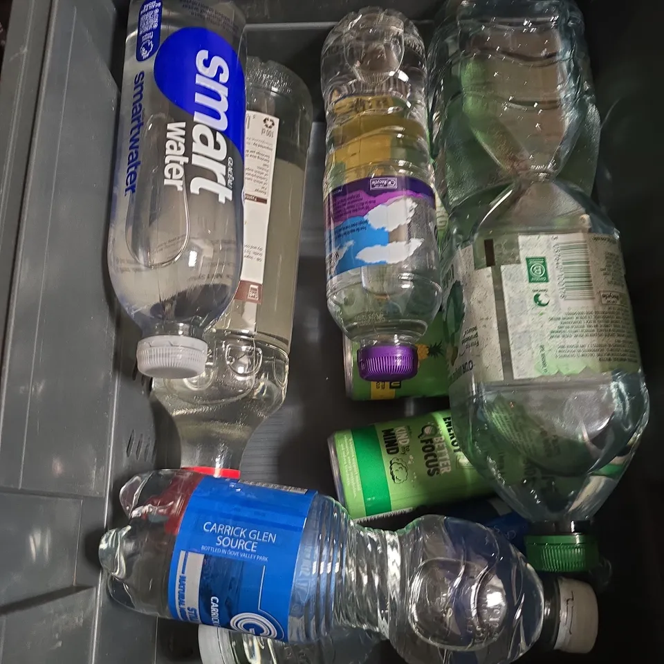 TOTE OF APPROXIMATELY 15 ASSORTED DRINKS ITEMS TO INCLUDE VOLVIC MINERAL WATER, MONSTER ENERGY ULTRA ROSA AND LIPTON PEACH ICED TEA