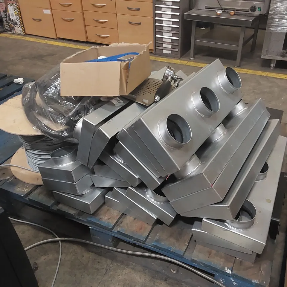 PALLET OF ASSORTED CATERING EQUIPMENT PARTS ECT