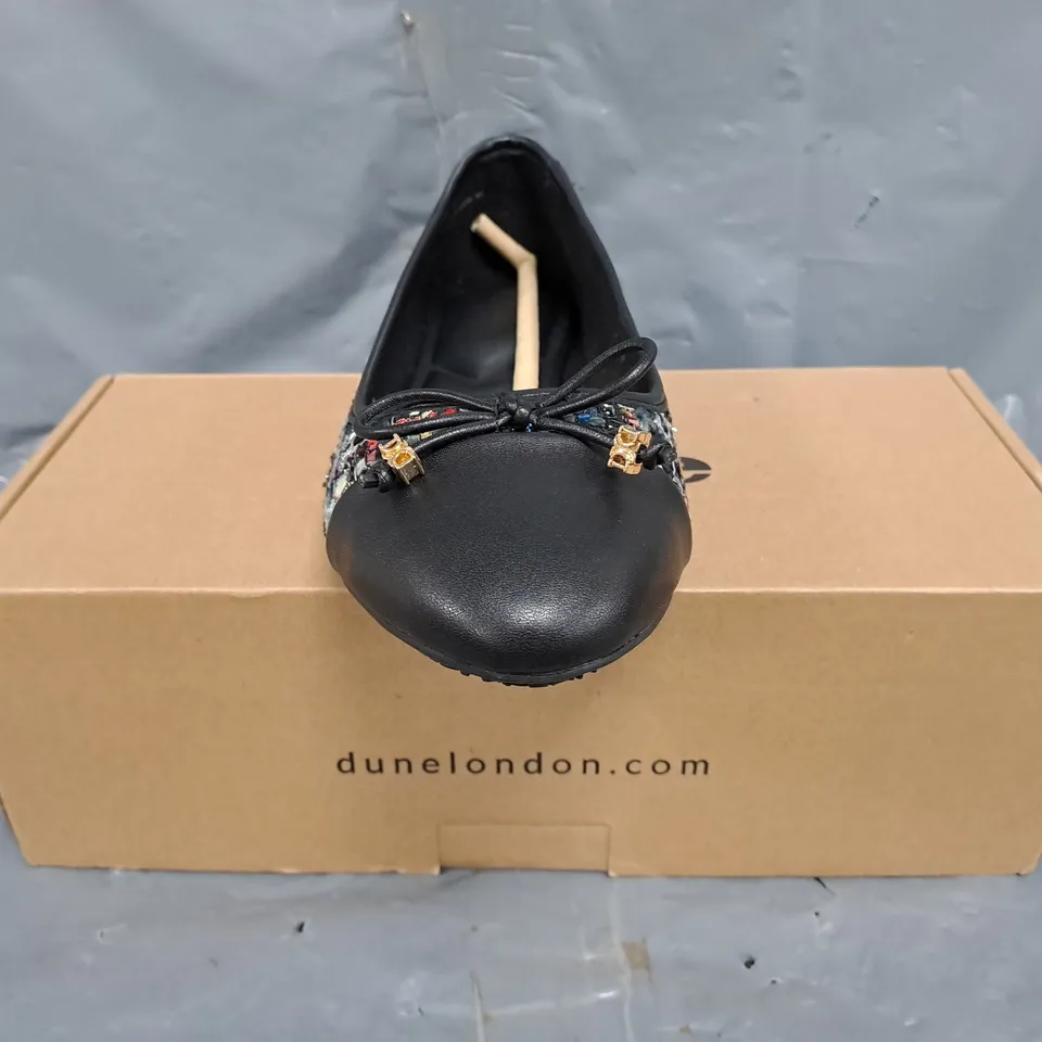 BOXED PAIR OF DUNE LONDON 679 HALLO CHARM TRIM BALLET SHOES IN MULTI-FABRIC SIZE 7
