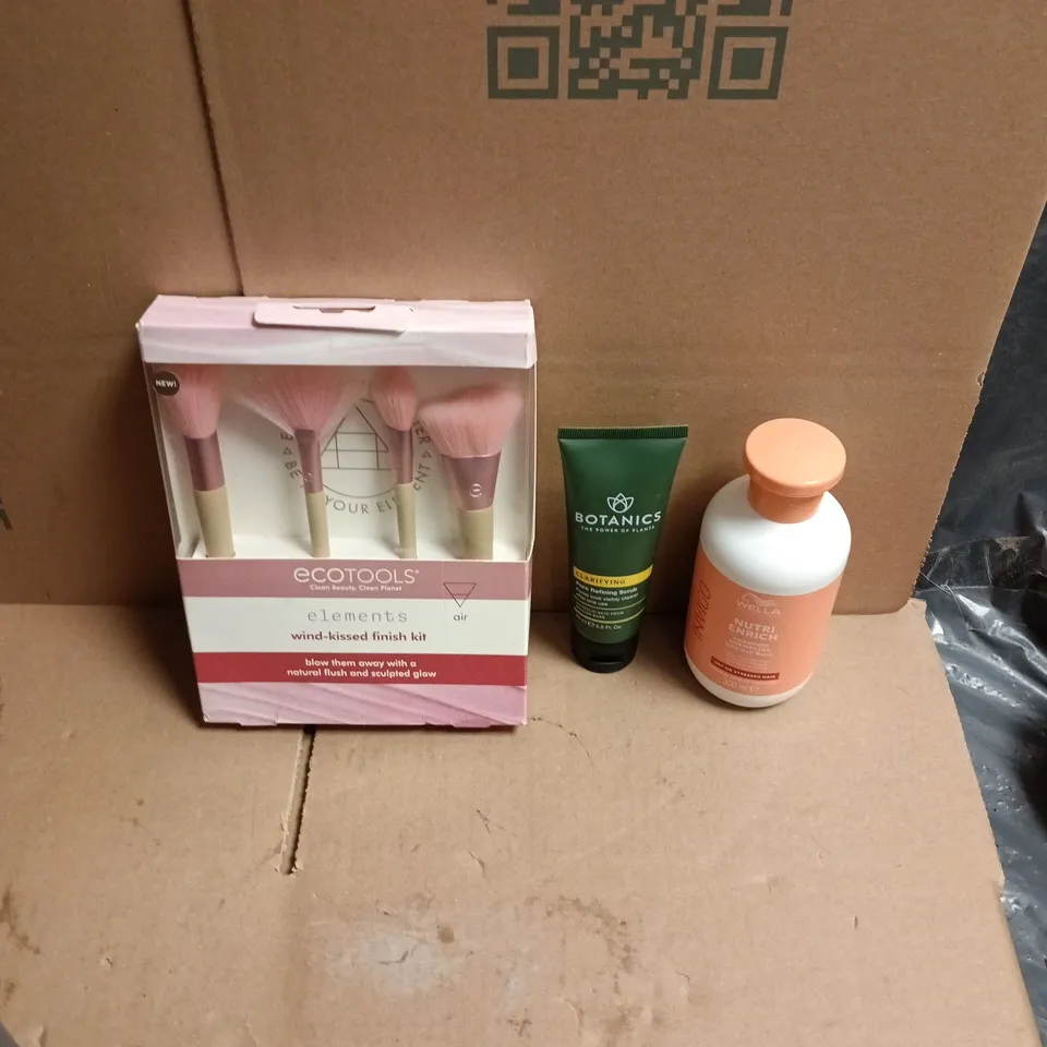APPROXIMATEY 20 ASSORTED HEALTH AND BEAUTY PRODUCTS TO INCLUDE MAKE UP BRUSH SET, BOTANICS PORE REFINING SCRUB, WELLA NUTRI ENRICH SHAMPOO ETC
