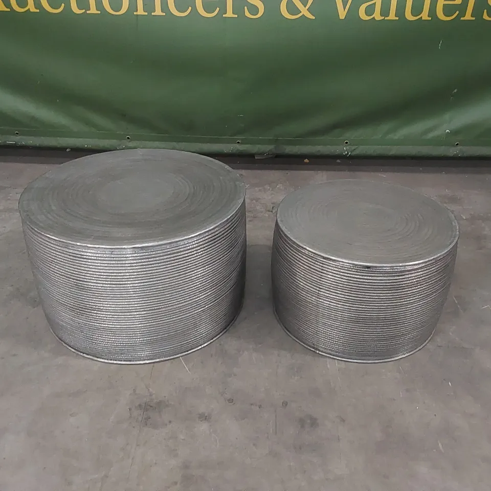 SET OF 2 ROUND ALUMINIUM COFFEE TABLES 