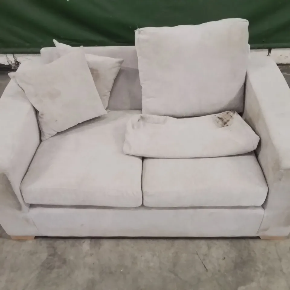 QUALITY DESIGNER 2 SEATER GREY FABRIC UPHOLSTERED SOFA (CUSHION MISSING)