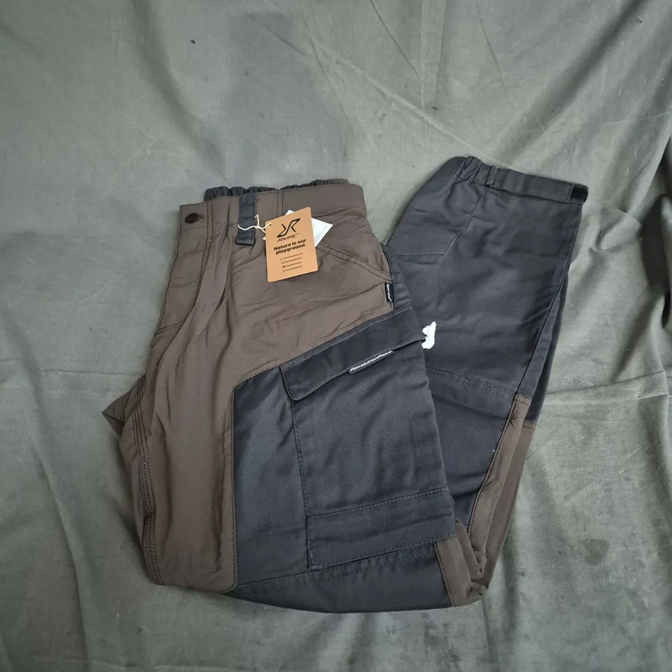 REVOLUTIONRACE TROUSERS IN MUD - XL