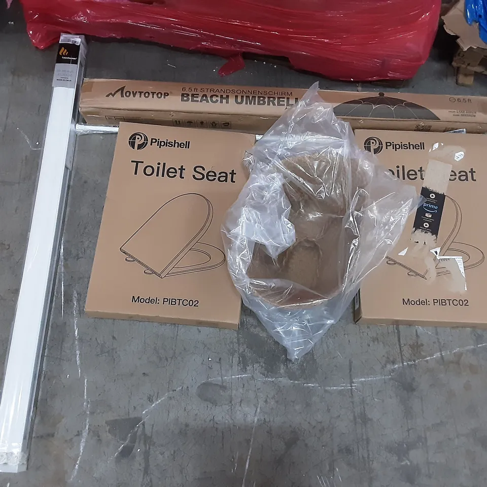 PALLET OF ASSORTED PRODUCTS TO INCLUDE PIPISHELL TOILET SEAT, MOVTOTOP BEACH UMBRELLA, CURTAIN RAILING, TAIYUHOMES ROLLER BLIND, AIODE CLOTHS DRYING RACK