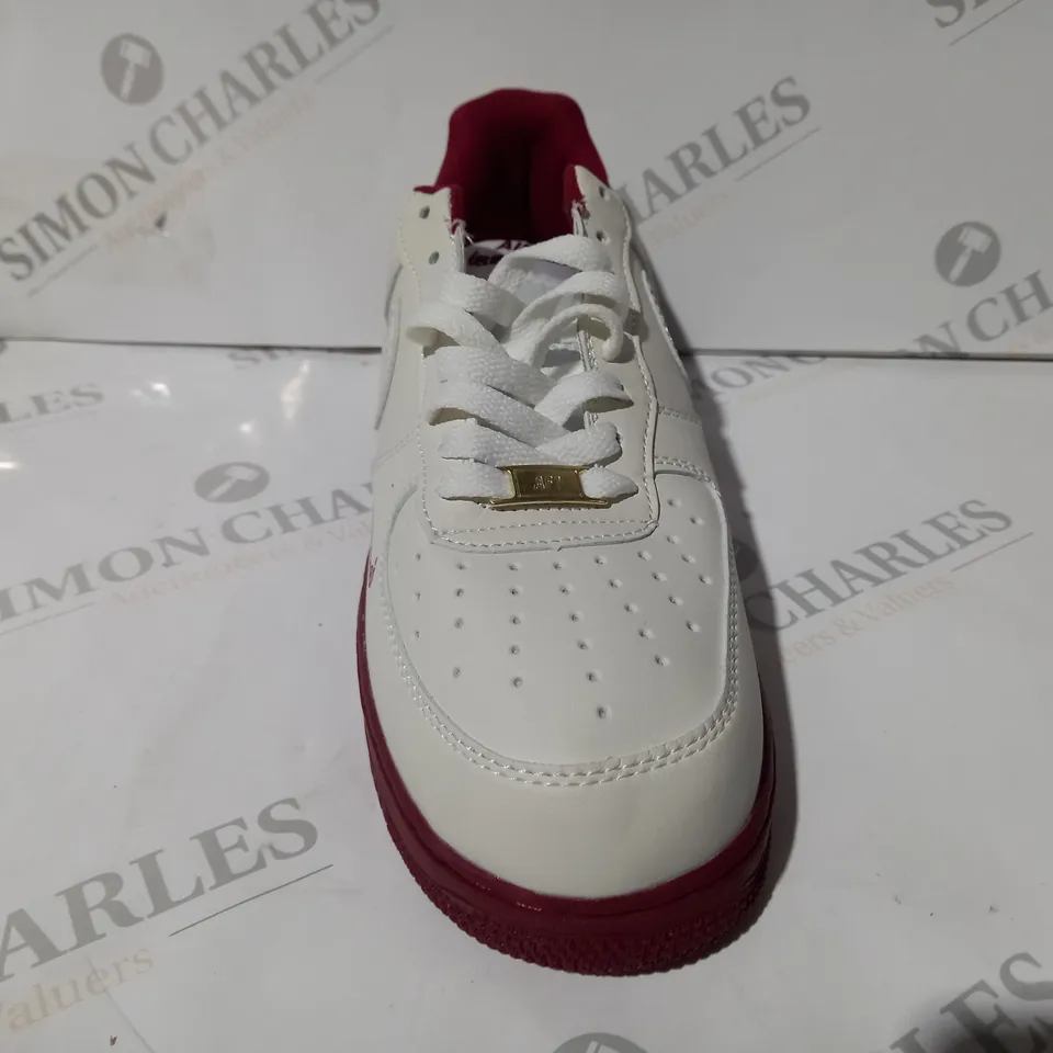 PAIR OF NIKE AIR SHOES IN CREAM/RED UK SIZE 7.5
