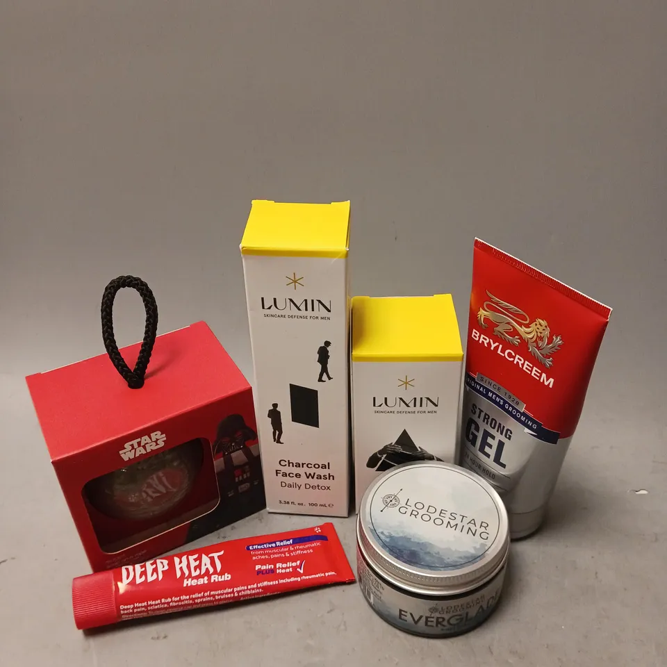 BOX OF APPROXIMATELY 6 COSMETIC ITEMS TO INCLUDE - BRYLCREEM STRONG GEL - LODESTAR GROOMING EVERGLADE - LUMIN CHARCOAL FACE WASH - ETC