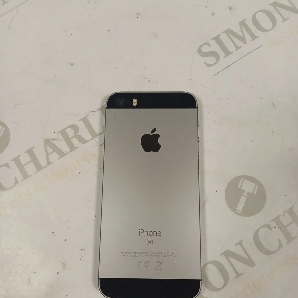 APPLE IPHONE SE SMARTPHONE 