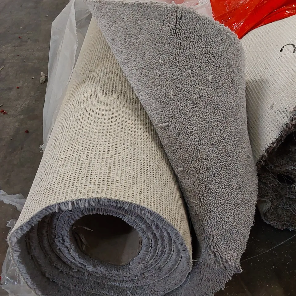 ROLL OF QUALITY PRIMROSE CARPET // SIZE: APPROX 4 X 4.6m