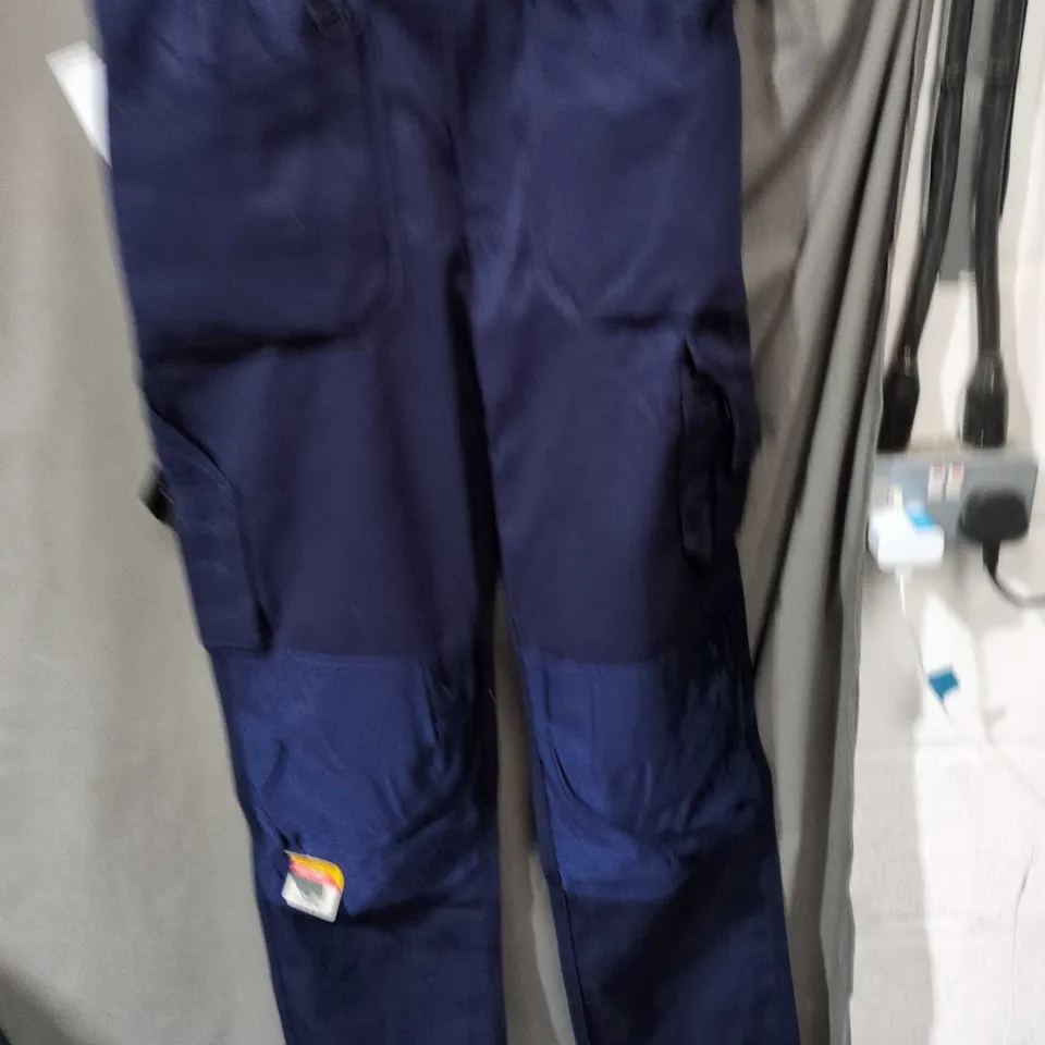 BLÅKLÄDER FUNCTIONAL WORKWEAR TROUSERS – NAVY, UK 34L (EU C150)