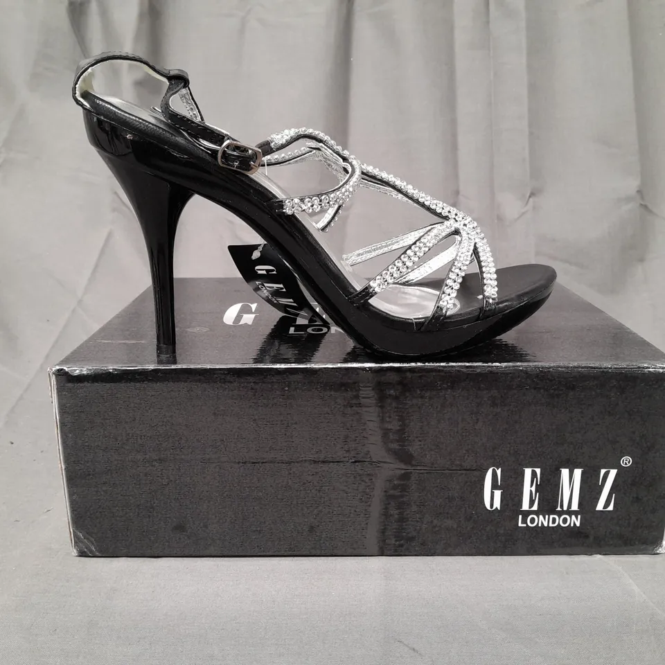 BOX OF APPROXIMATELY 12 ASSORTED PAIRS OF GEMZ LONDON OPEN TOE STRAPPY HEELED SANDALS IN VARIOUS SIZES
