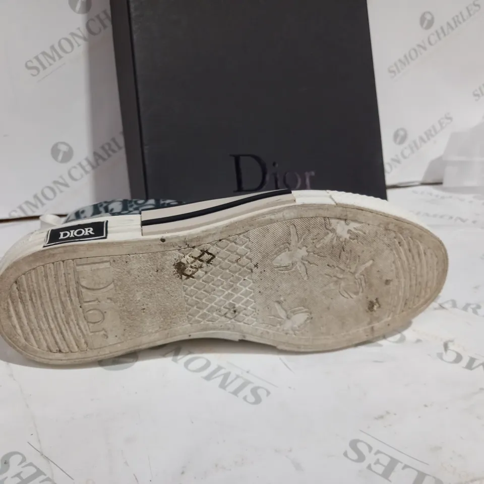 BOXED DIOR PRINT TRAINERS BLACK/WHITE - SIZE 43