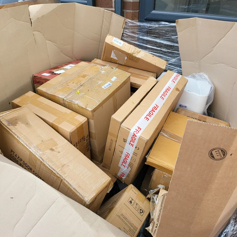 PALLET OF A SIGNIFICANT QUANTITY OF ASSORTED ITEMS TO INCLUDE FIMEI TABLETOP GRILL, DAEWOO 2 IN 1 UPRIGHT STEAM MOP, HOMIDEC CLOTHES AIRER, PINK CHILDREN'S BIKE, ETC