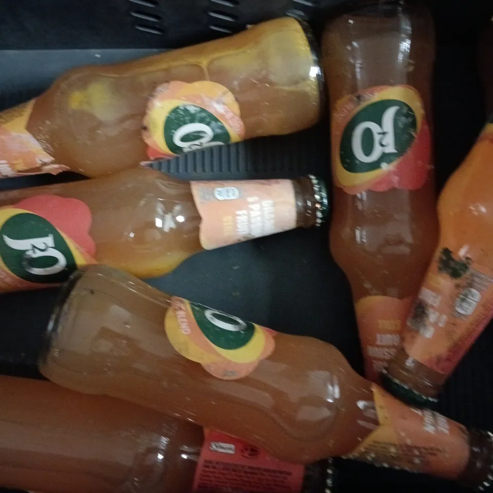 APPROXIMATELY 10 ASSORTED FOOD AND DRINK ITEMS TO INCLUDE J2O, CERELAC, ACTIPH, ETC