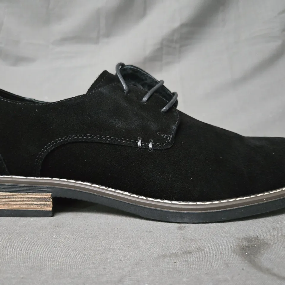 BOXED PAIR OF BRUNO MARC SHOES IN BLACK UK SIZE 8