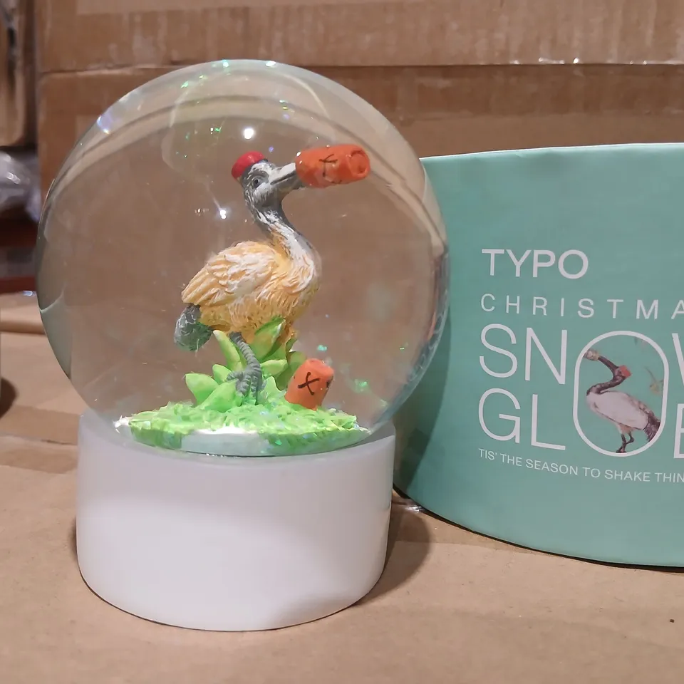 TWELVE TYPO CHRISTMAS SNOW GLOBE – BIRD FIGURINE DECORATIVE ORNAMENT