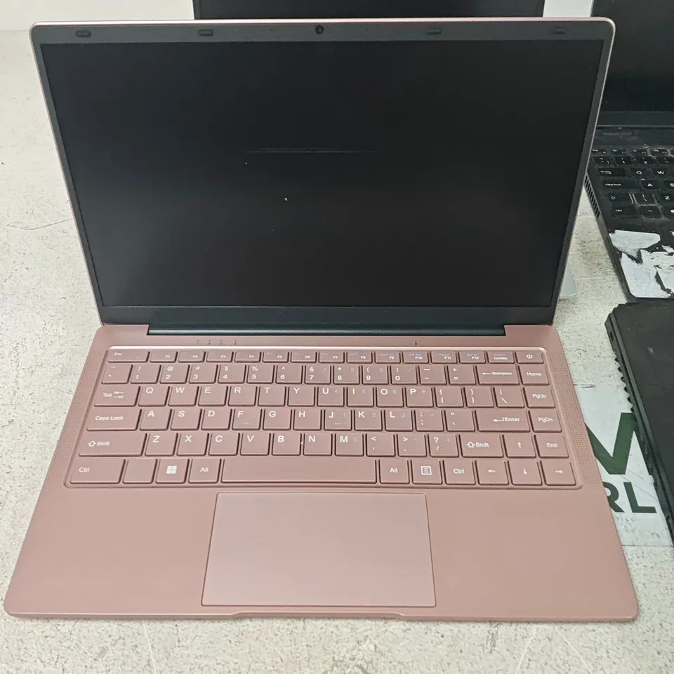 LOT OF 4 ASSORTED LAPTOPS TO INCLUDE HP, DELL AND AOURUS