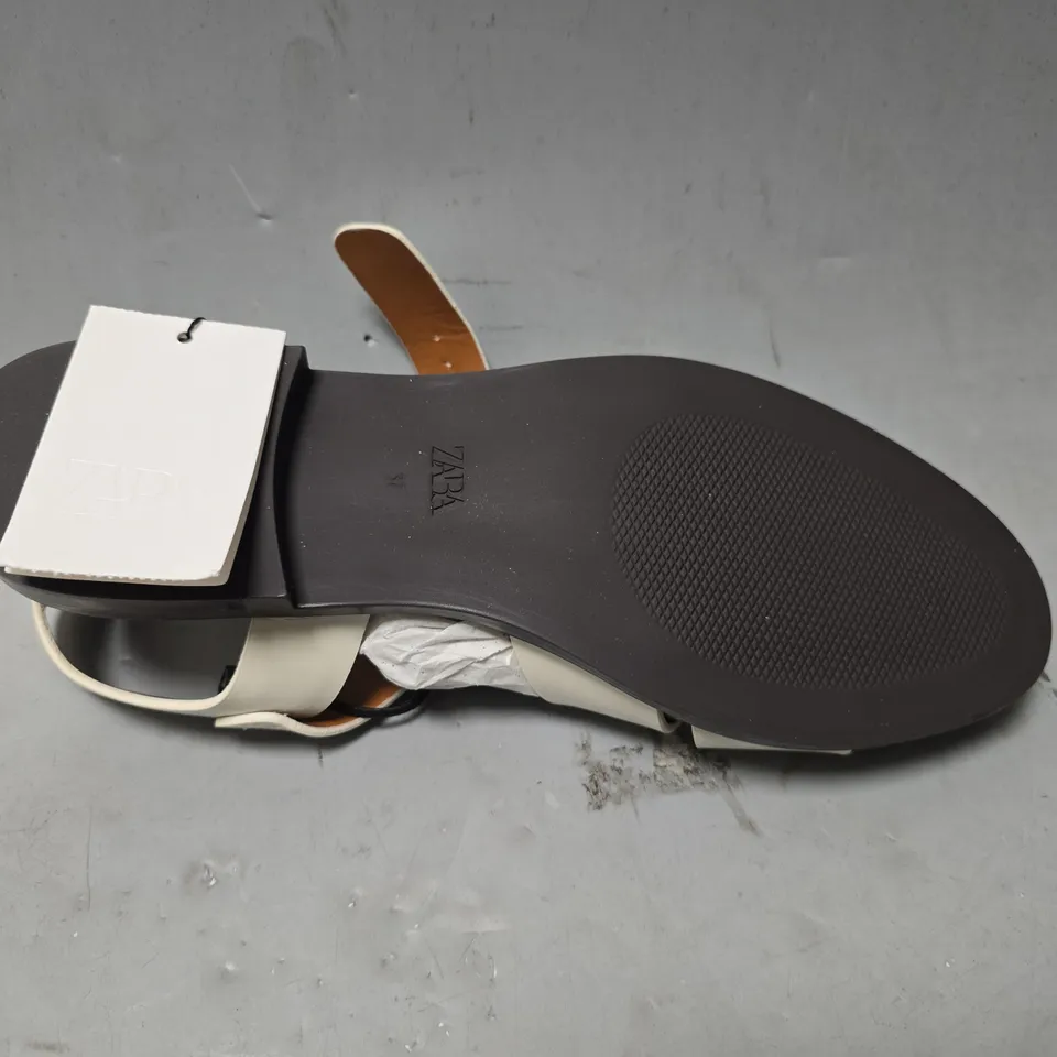 ZARA CREAM FLAT SANDALS - UK 4 