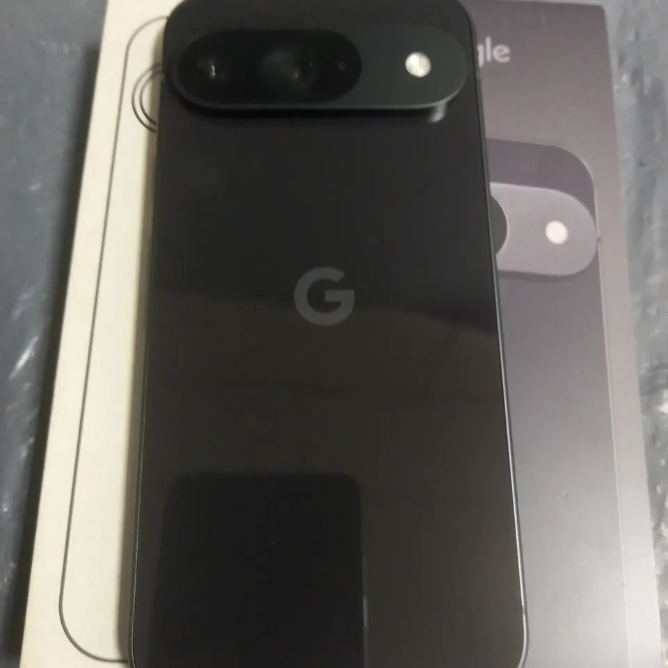 BOXED GOOGLE PIXEL 9 256GB MOBILE PHONE IN OBSIDIAN