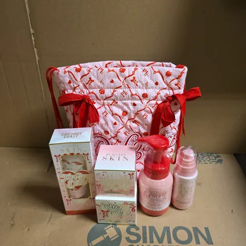 PLOUISE DRAWSTRING COSMETICS BAG TO INCLUDE SHIMMER BODY CREAM, FOAMING BODY WASH AND SCALP & BODY SCRUB