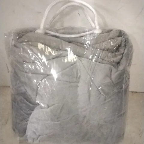 (FAULT) SUPER POLAR GREY FLEECE 160 X 120 CM BLANKET (GREY)