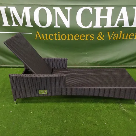 DESIGNER MANUAL ADJUSTABLE SUNLOUNGER IN BLACK RATTAN