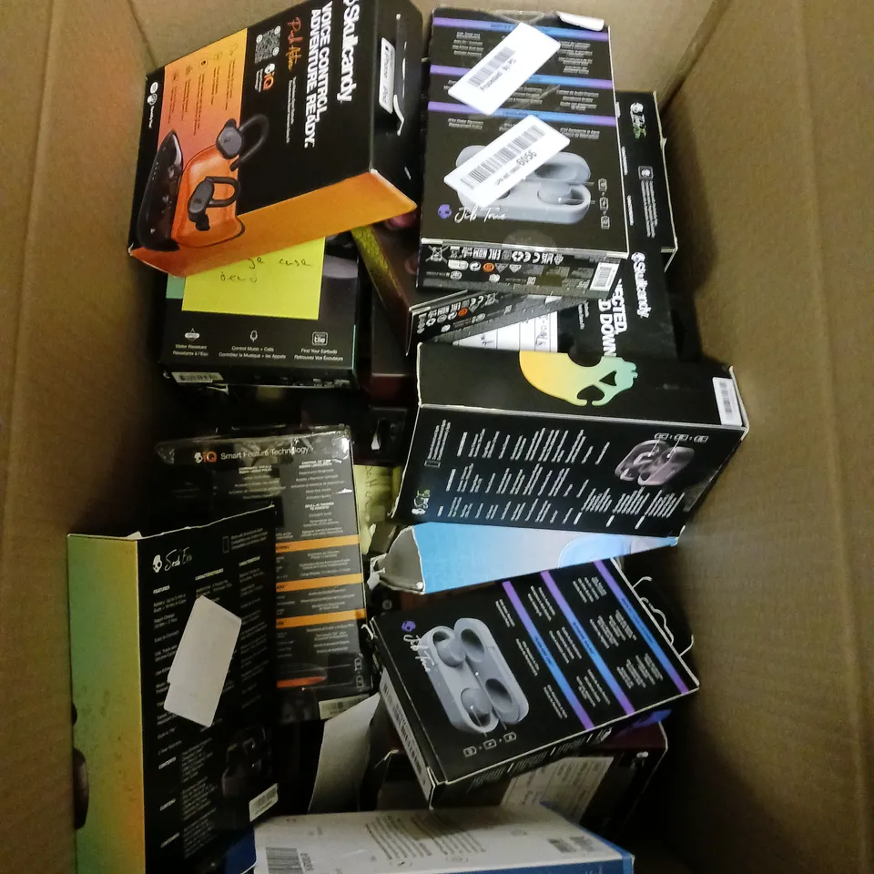 LOT OF APPROX 30 FAULTY SKULLCANDY WIRELESS HEADPHONES IN ASSORTED COLOURS AND DESIGNS