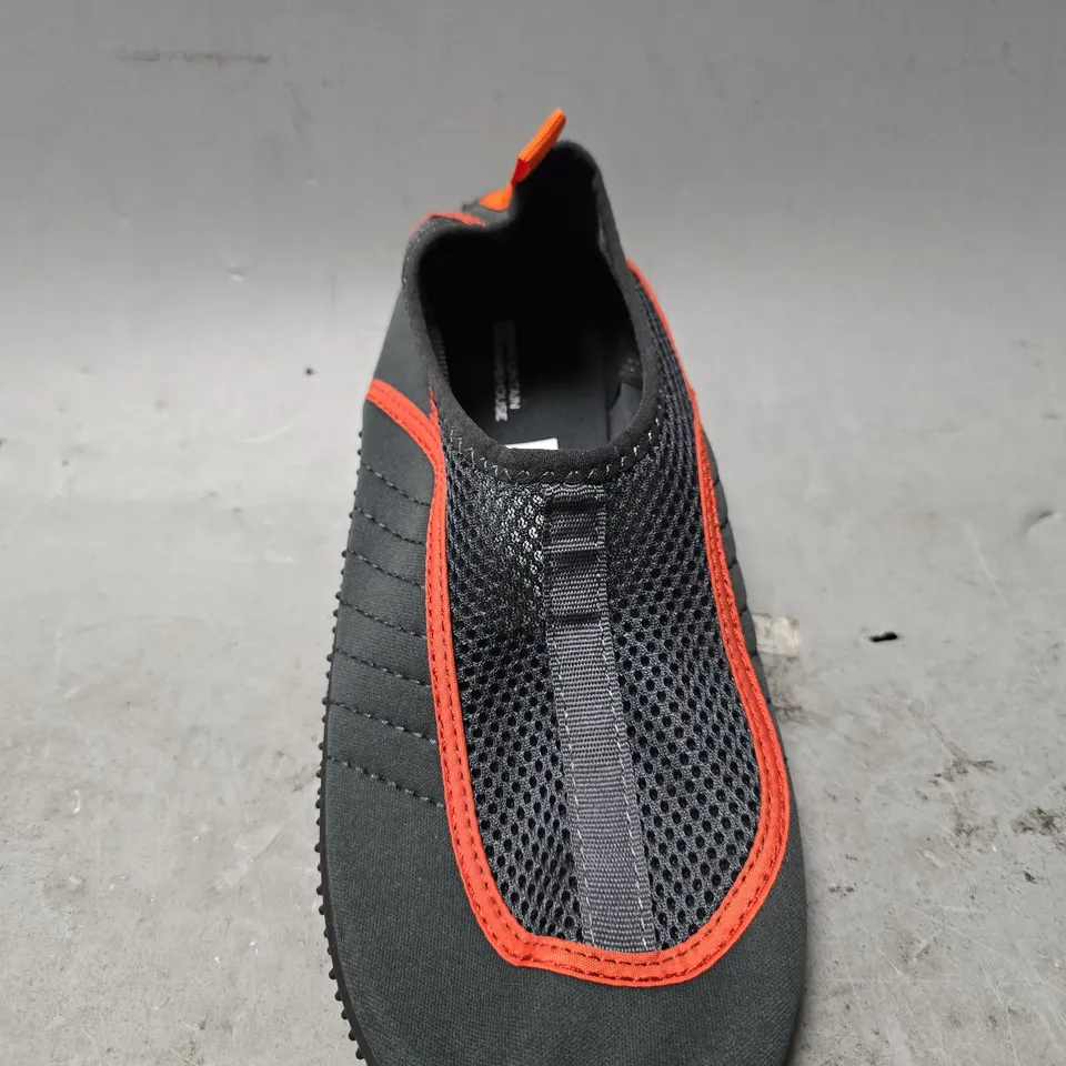 MOUNTAIN WAREHOUSE BEERMUDA AQUA SHOE - UK 8 