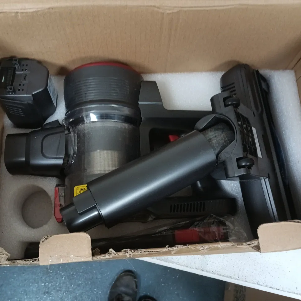 BOXED FABULETTA VACUUM CLEANER