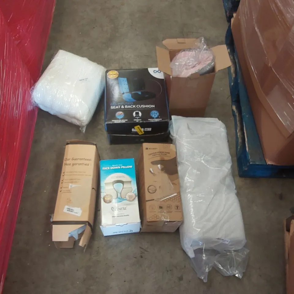 PALLET TO CONTAIN A LARGE ASSORTMENT OF PILLOWS AND CUSHIONS AND RELATED PRODUCTS // BRANDS MAY VARY