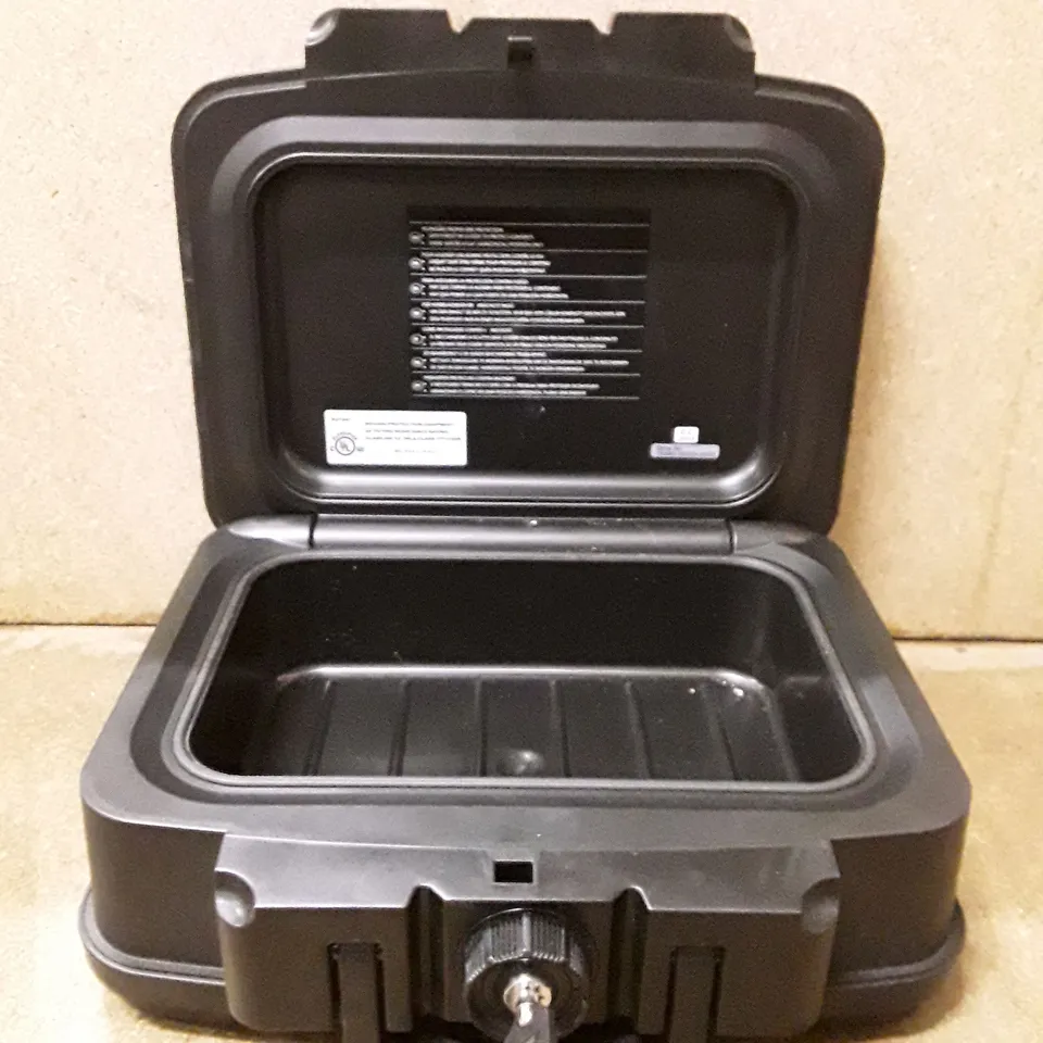 LOCKABLE FIRE PROOF SAFETY BOX