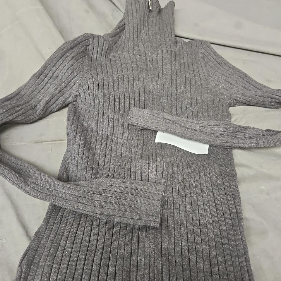 BERSHKA WOMEN'S RIBBED KNIT TURTLENECK SWEATER – GREY – SIZE S