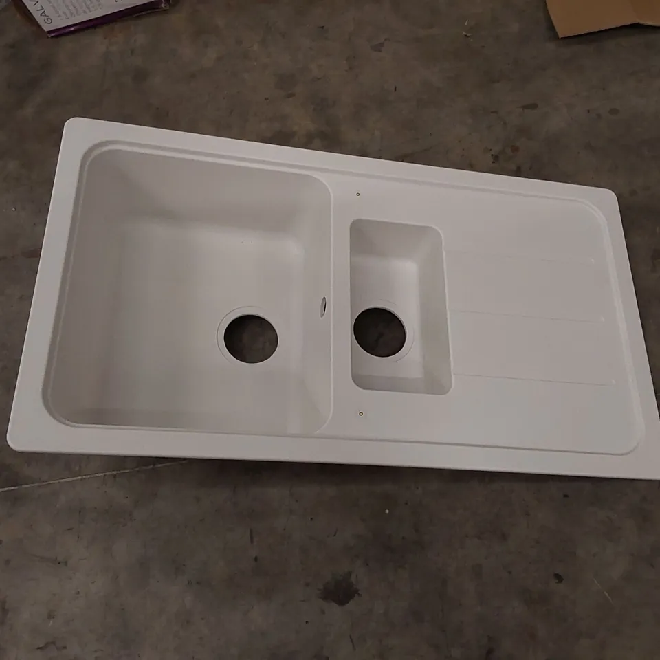 BOXED COOKE & LEWIS ARBER 1.5 BOWL SINK & DRAINER - WHITE