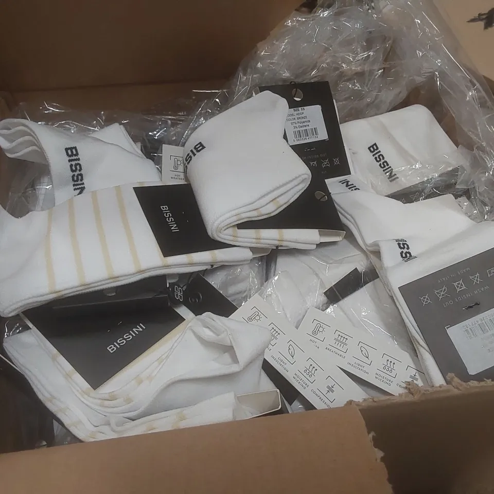 BOX TO CONTAIN APPROX 57 BRAND NEW PAIRS OF BISSINI CYCLING SOCKS - WHITE/BRONZE STRIPE // SIZES VARY // 1 PAIR PER PACK