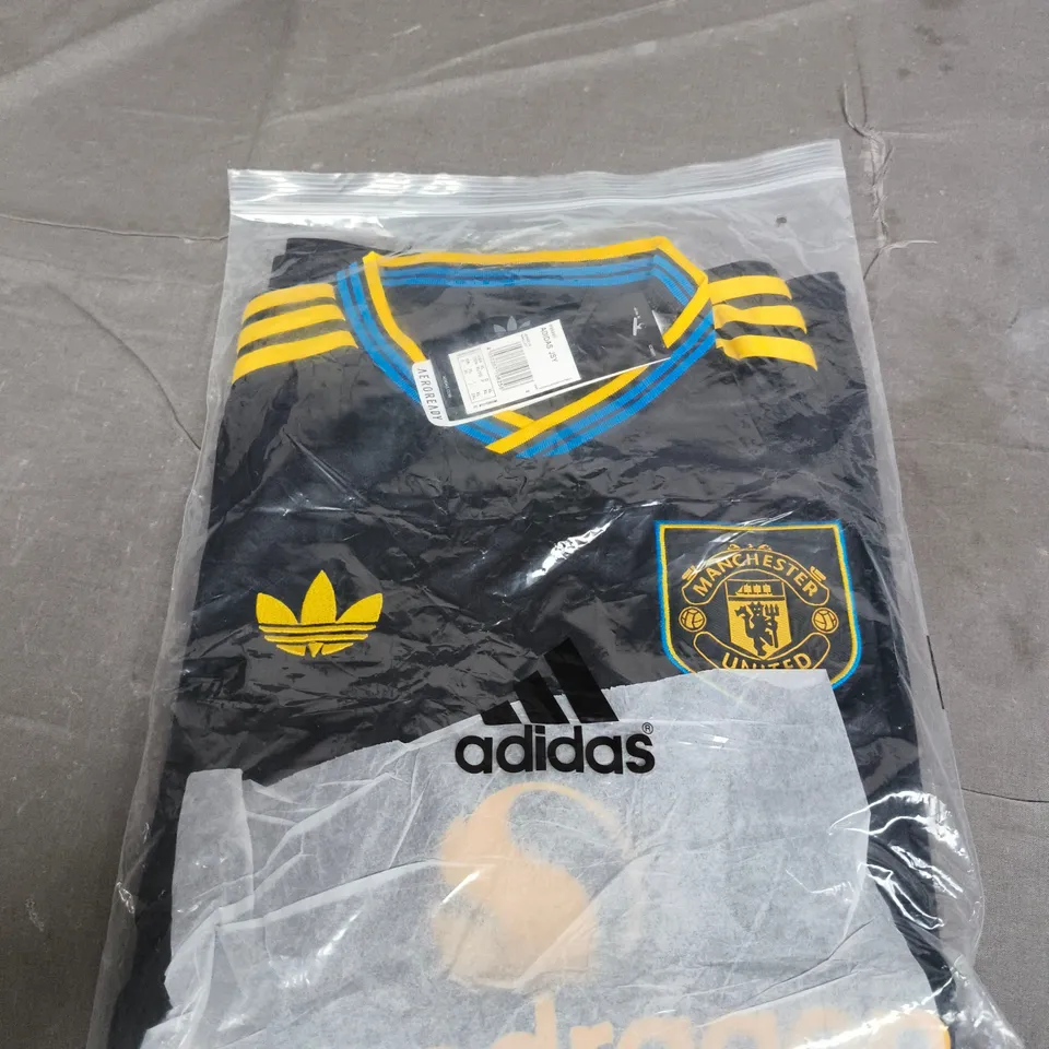 MANCHESTER UNITED THIRD JERSEY 25/25 SIZE XL
