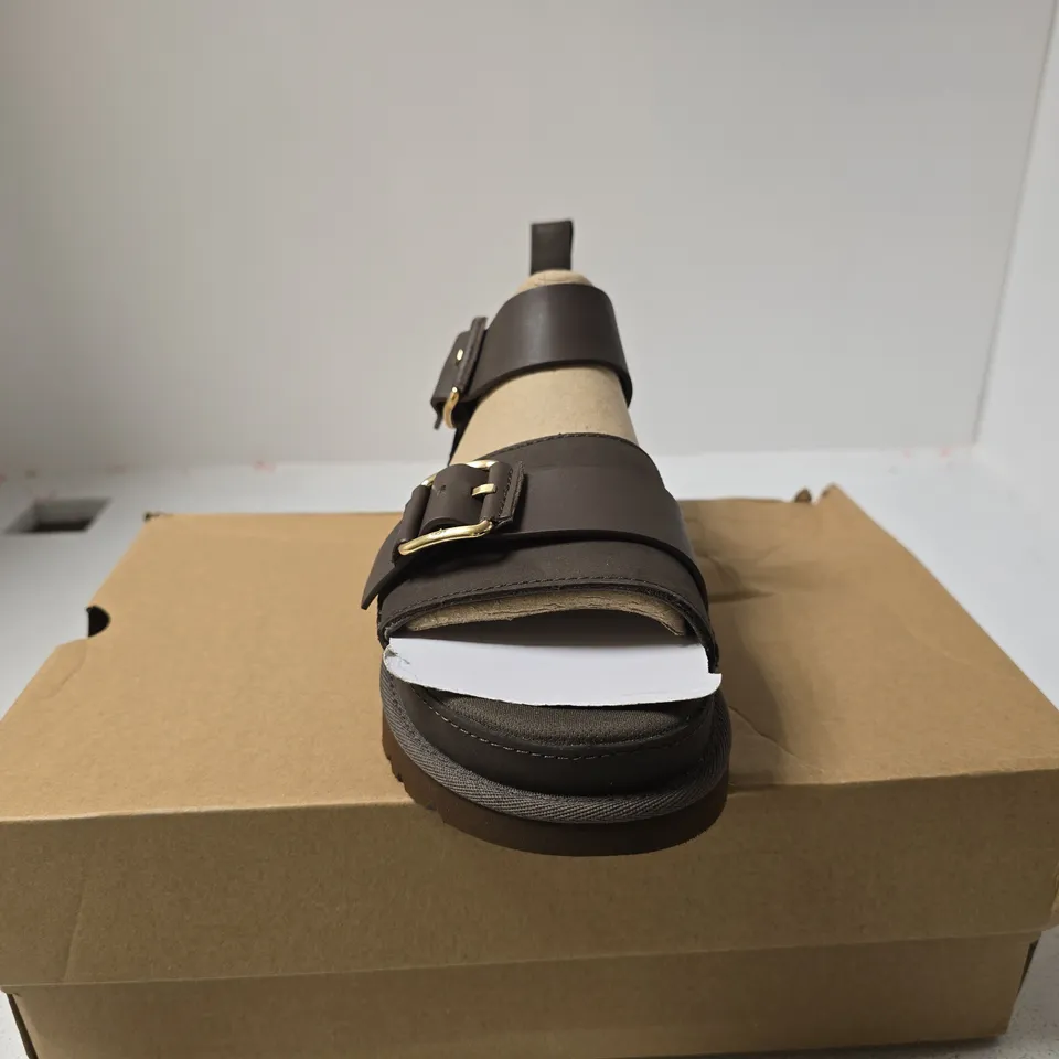 UGG GOLDENSTAR VILLA UK 7 BOXED