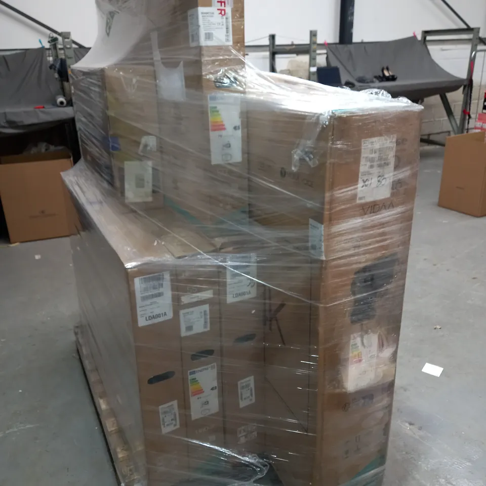 PALLET OF ASSORTED DAMAGED AND FAULTY TELEVISIONS TO INCUDE HISENSE, SAMSUNG AND TOSHIBA - COLLECTION ONLY 