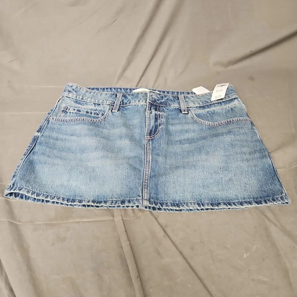 HOLLISTER MINI SKORT IN BLUE DENIM SIZE 12