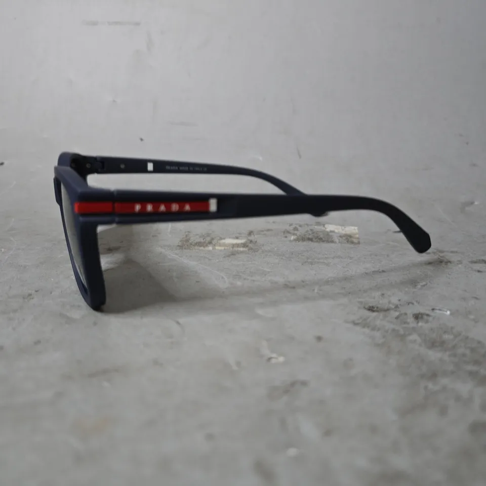 BOXED PRADA BLUE CLASSIC SUNGLASSES 