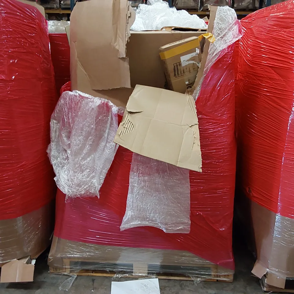 PALLET OF ASSORTED ITEMS INCLUDING: PRESSURE WASHER, OFFICE CHAIR, METAL CLOTHES RACK, HIGH SPEED BLENDER, KING SIZE MULBERRY SILK DUVET, FLOOR COAT RACK