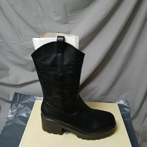 KOI WINTU LONG CHUNKY WESTERN BOOTS BLACK BOXED SIZE 10