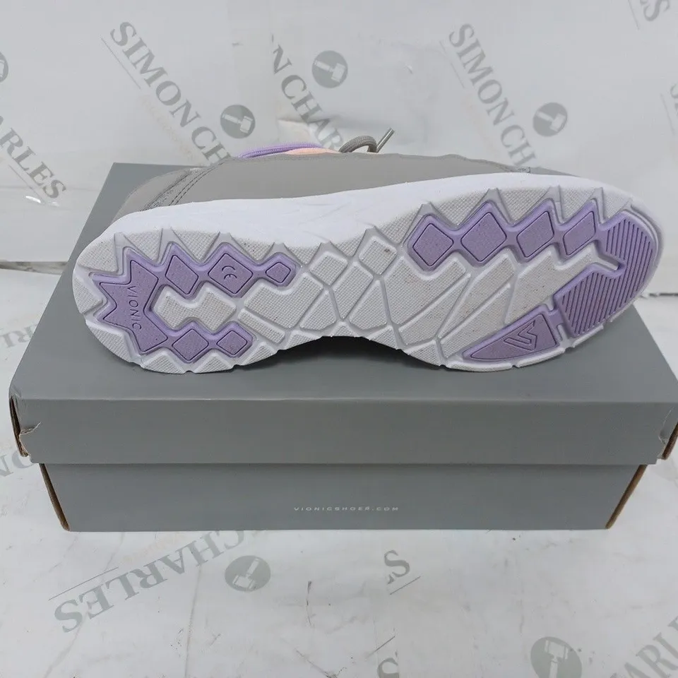 BOXED PAIR OF VIONIC TRAINERS SIZE 7